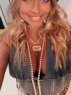Julia Twist OnlyFans profile