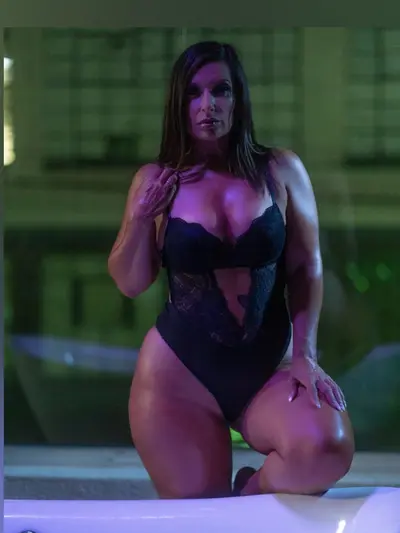 Curvy Queen