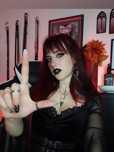 IVY FOX - gothic dominatrix 🦊
