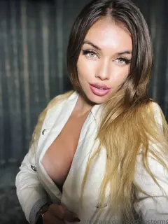 𝐒𝐨𝐩𝐡𝐢𝐞 𝐒𝐭𝐨𝐫𝐦𝐬 💦💦 OnlyFans profile