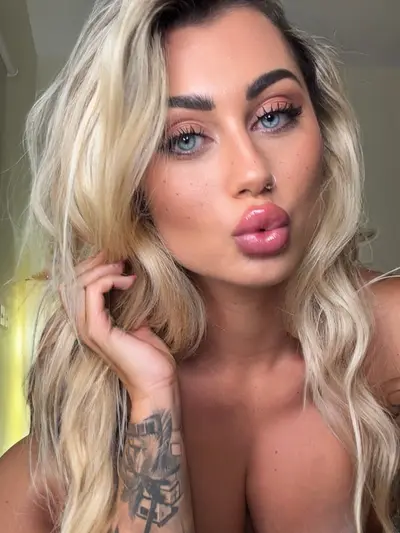 VIDEOCALL AVAILABLE 🦋