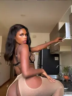 Goddess Laura 👸🏾 OnlyFans profile