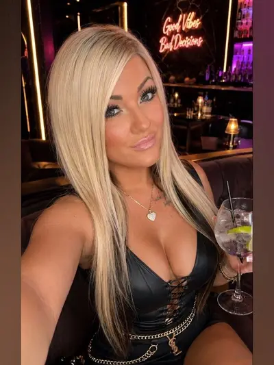 SEXY BLONDE😈