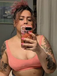 Zara🍑 OnlyFans profile