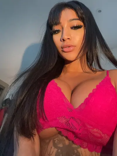 Yasmina Khan 💘