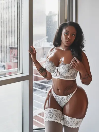 Charlotte Lavish VIP