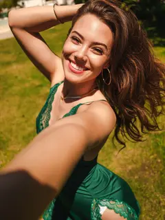 Avery Cristy OnlyFans profile