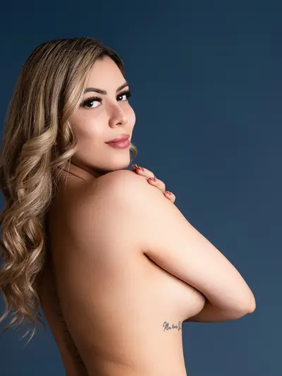Viviané Lomelin