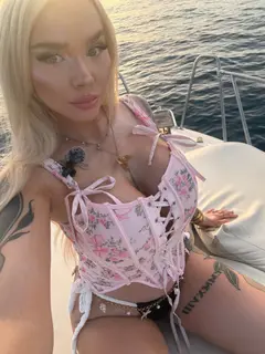 BelleVixelle ✨💋 HOTWIFE OnlyFans profile