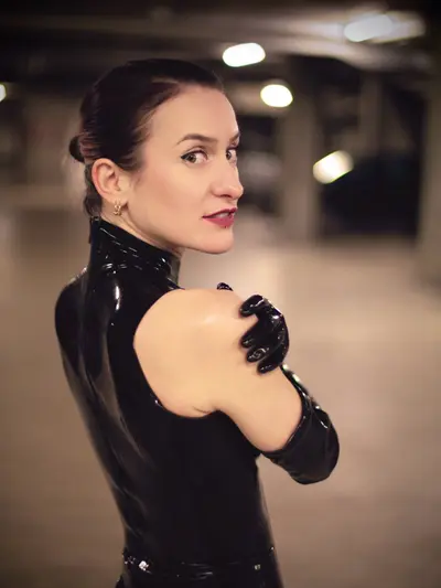 Miss Flora Femdom / Fetish / Lesbian /Bi