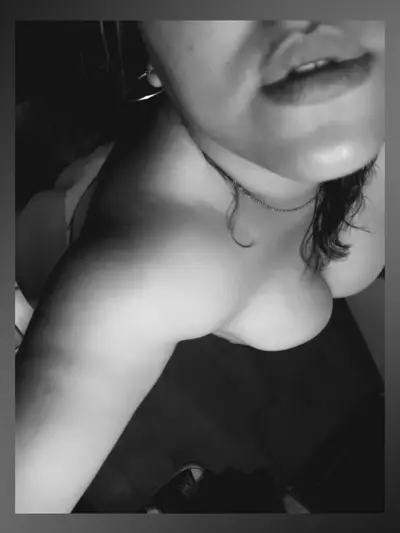 Minina  en pose 🍑 🔥🫦